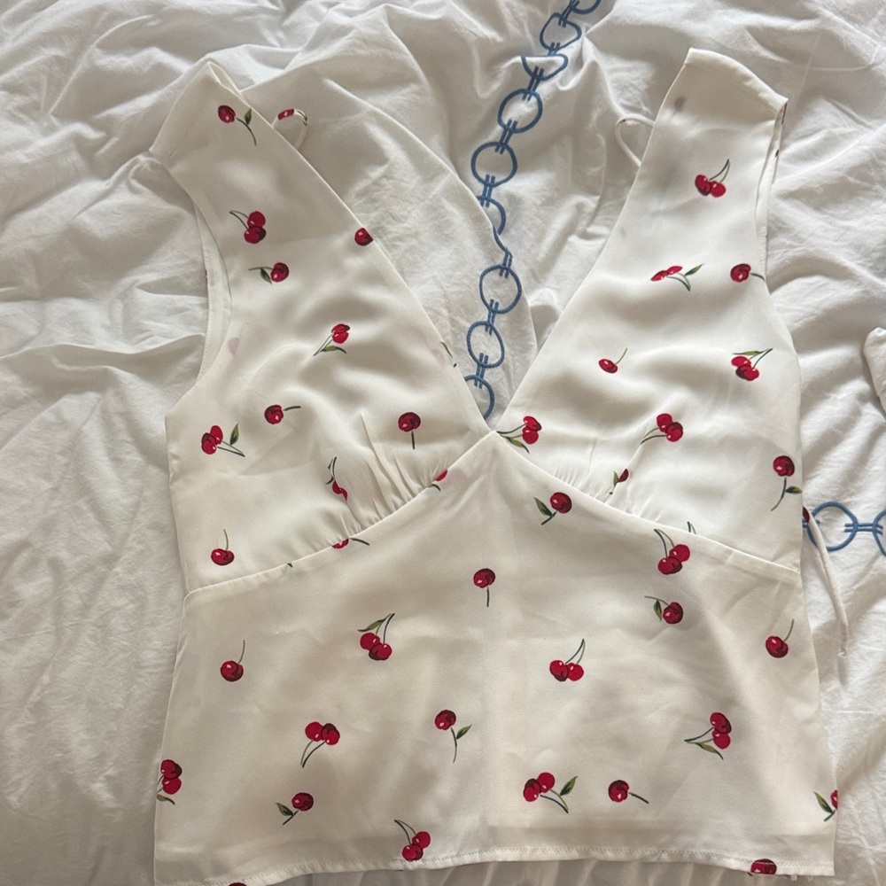 NWT Abercrombie Cherry Print Sleeveless Top size xs